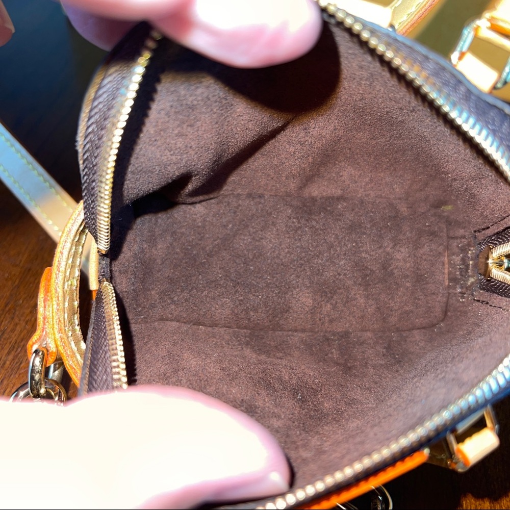 Louis Vuitton Monogram Trio Mini Icons - Picture 12 of 16